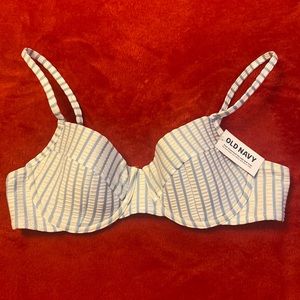 NWT Old Navy Swimsuit Top Size:Small